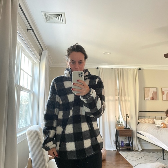 A&F pull over - Picture 3 of 4